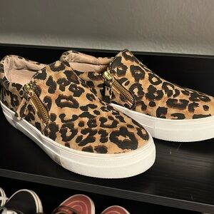 Steve Madden slip on shoes